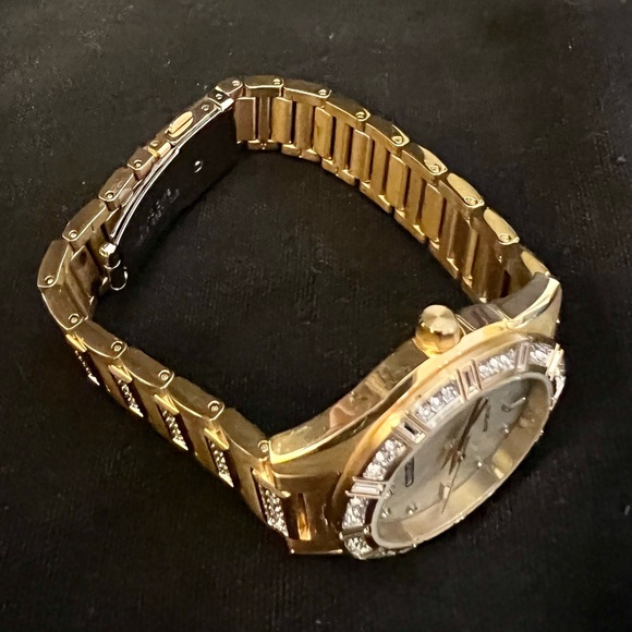 👑✅PRICE FIRM✅Beautiful Citizens Gold ECO-DRIVE Solar Watch. - Picture 11 of 17